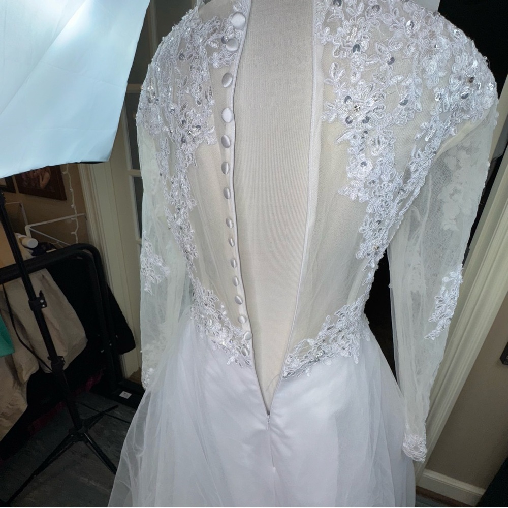 A-Line Long Sleeves Lace Tulle Court Train Wedding Dress - Picture 7 of 17